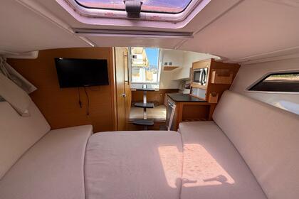 Jeanneau Cap Camarat 7.5 WA – Élégance et confort sur la Costa Brava