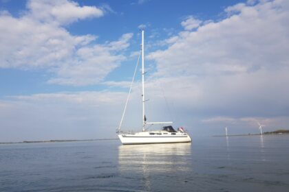Electric sailing yacht Parbleu