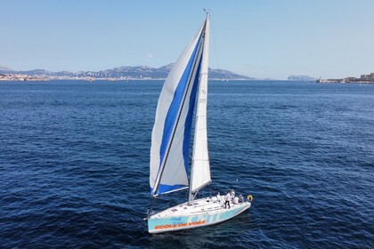Hire Sailboat Beneteau First 40 Racing Marseille