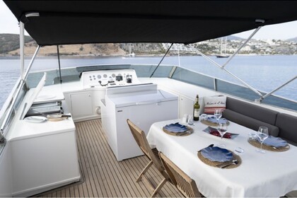 M398 Ultraluxury Motoryacht For Rent 6 People