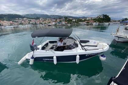 Charter Motorboat Husaria 570 Rab