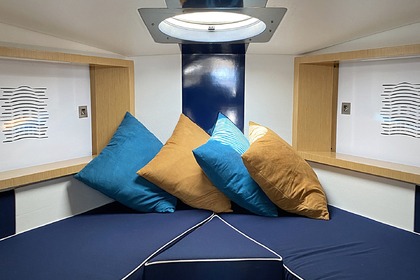 Alquiler de motora Bahía one 43