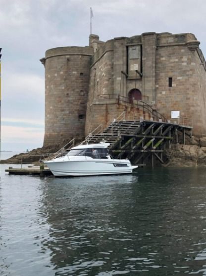 Location Bateau à moteur Jeanneau Merry Fisher 795 Roscoff