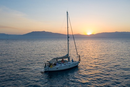 Hire Sailboat Jeanneau Sun Dance 36 Nafplio Harbor