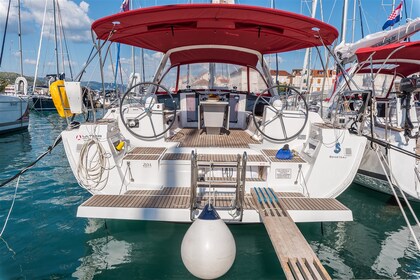 Hyra båt Segelbåt Bénéteau Oceanis 45 - 4 cab. Split