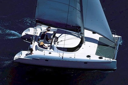 Charter Catamaran Fountaine Pajot Lavezzi 40 Punat