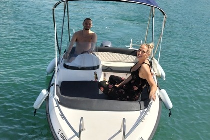 Location Bateau sans permis  SZKUTNICZY ZAKLAD KRUGER LASER Saint-Aygulf