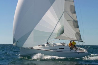 Location Voilier Beneteau First 27.7 Saint-Malo