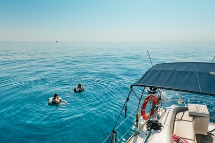 375€ Paseo de 2h en Barco por Barcelona