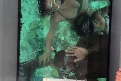 Hire Motorboat Eduardono 31.5ft Corvina Nassau