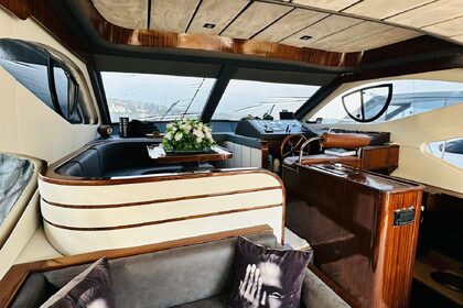 Spacious and comfortable yacht in the Bosphorus