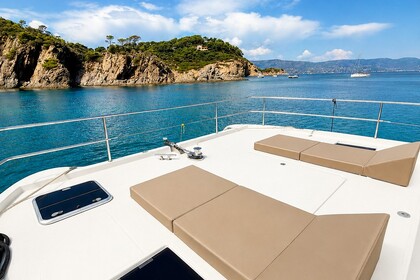 Verhuur Motorboot Fountaine Pajot My 37 Cogolin