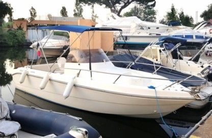 Charter Motorboat Lamberti 640 Open Mandelieu-La Napoule