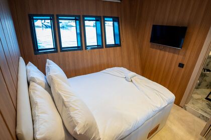 Alquiler de Yate a Motor Trawler de Lujo en Marmaris