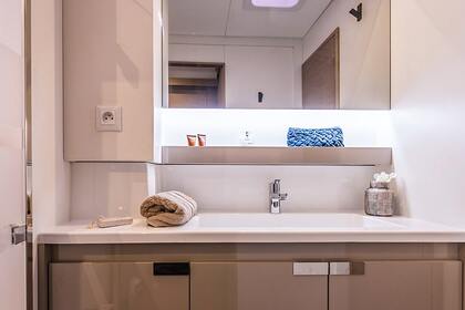 Hyra båt Katamaran Fountaine Pajot Fountaine Pajot Aura 51 ELECTRIC Pozzuoli