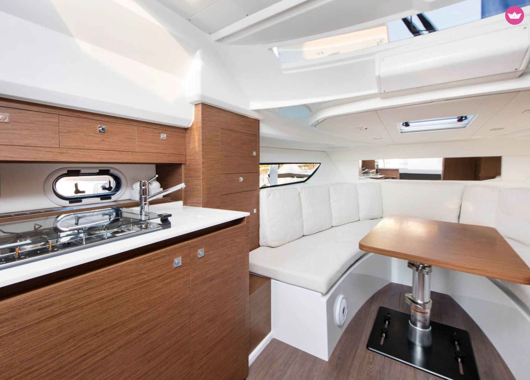 Bateau à moteur Jeanneau Cap Camarat 10.5 Wa 600cv 4