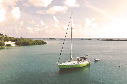 Charter Sailboat Kirie Feeling 486 Curaçao