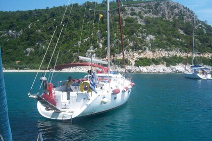 Hire Sailboat  Oceanis 411 Clipper Volos