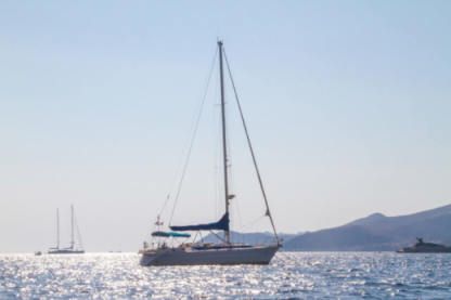 Charter Sailboat Apollo 32 Santorini