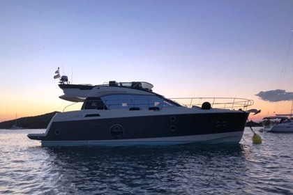 Hire Motor yacht Beneteau Monte Carlo 5 Punat