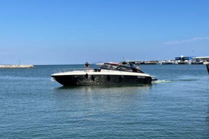 Hyra båt Motorbåt Baia 48 flash Capri