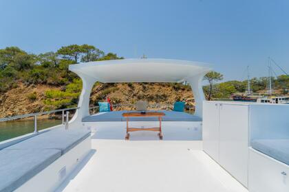 Fethiye Luxury Boat : Unwind in Paradise, Lunch Included