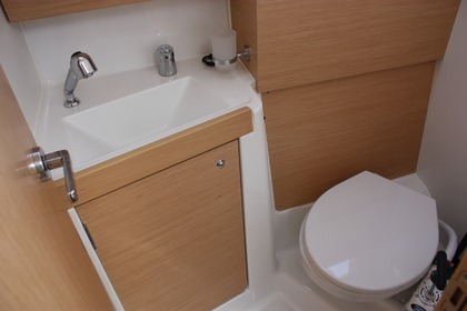 Żaglówka Beneteau Oceanis 35.1