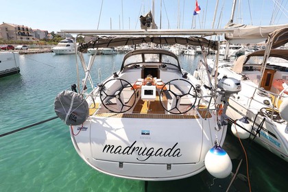 Miete Segelboot Bavaria Yachtbau Bavaria Cruiser 41 Style Murter