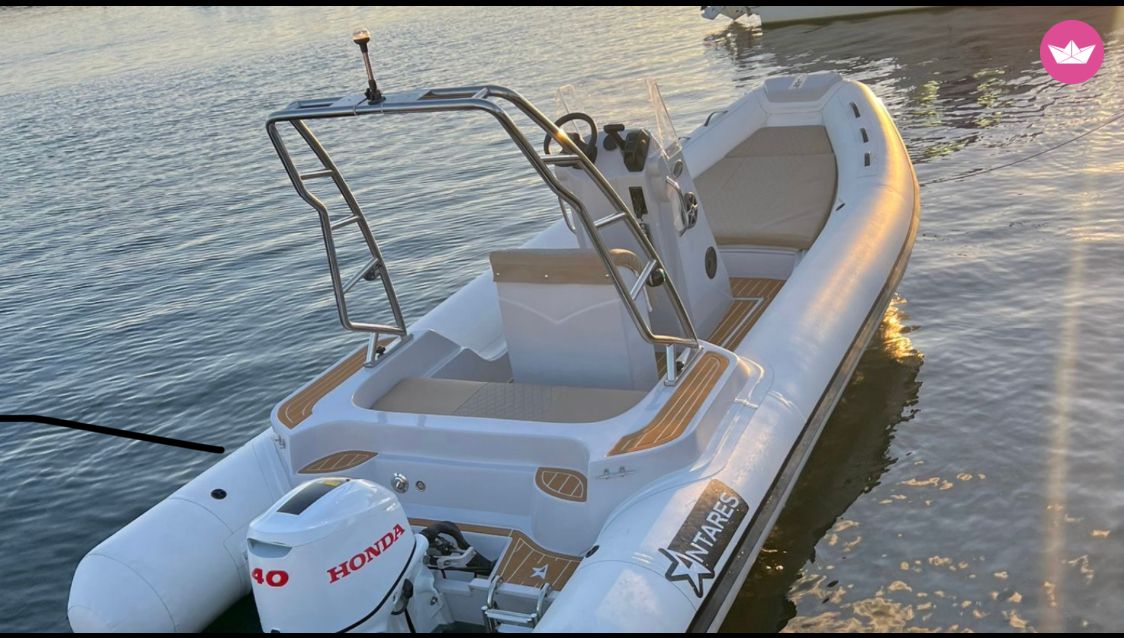Semi-rigide Antares Capri
