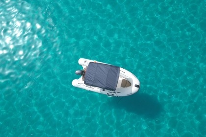 Vermietung ohne Führerschein, (Protender 4,70m) max. 6 Personen, Hafen von Cala Figuera.