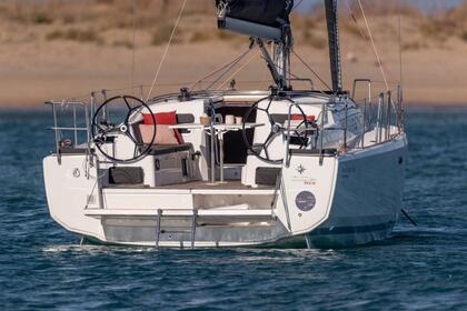 Hire Sailboat  Sun Odyssey 380 Castiglioncello