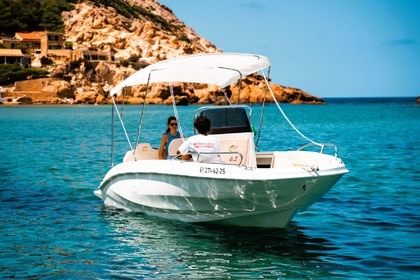 Hire Motorboat Marine Open 620-3 Fornells Menorca