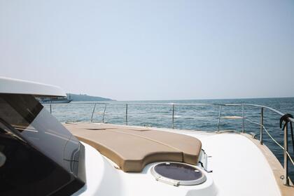 Noleggio Yacht a motore canados 75 Sorrento