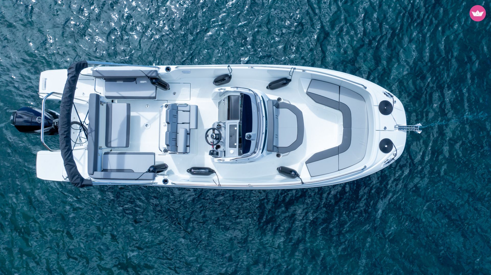 Bateau à moteur Jeanneau CAP CAMARAT 7.5CC S3 300cv 8