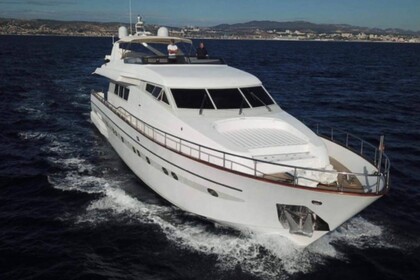 Hire Motor yacht San Lorenzo 82 Marseille