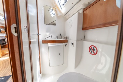 Private cruises in Halkidiki on a Beneteau 43