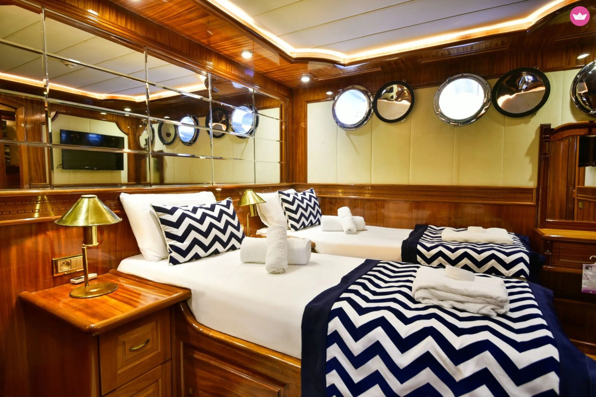 Yacht QUEEN ATLANTIS KETCH 36m 8