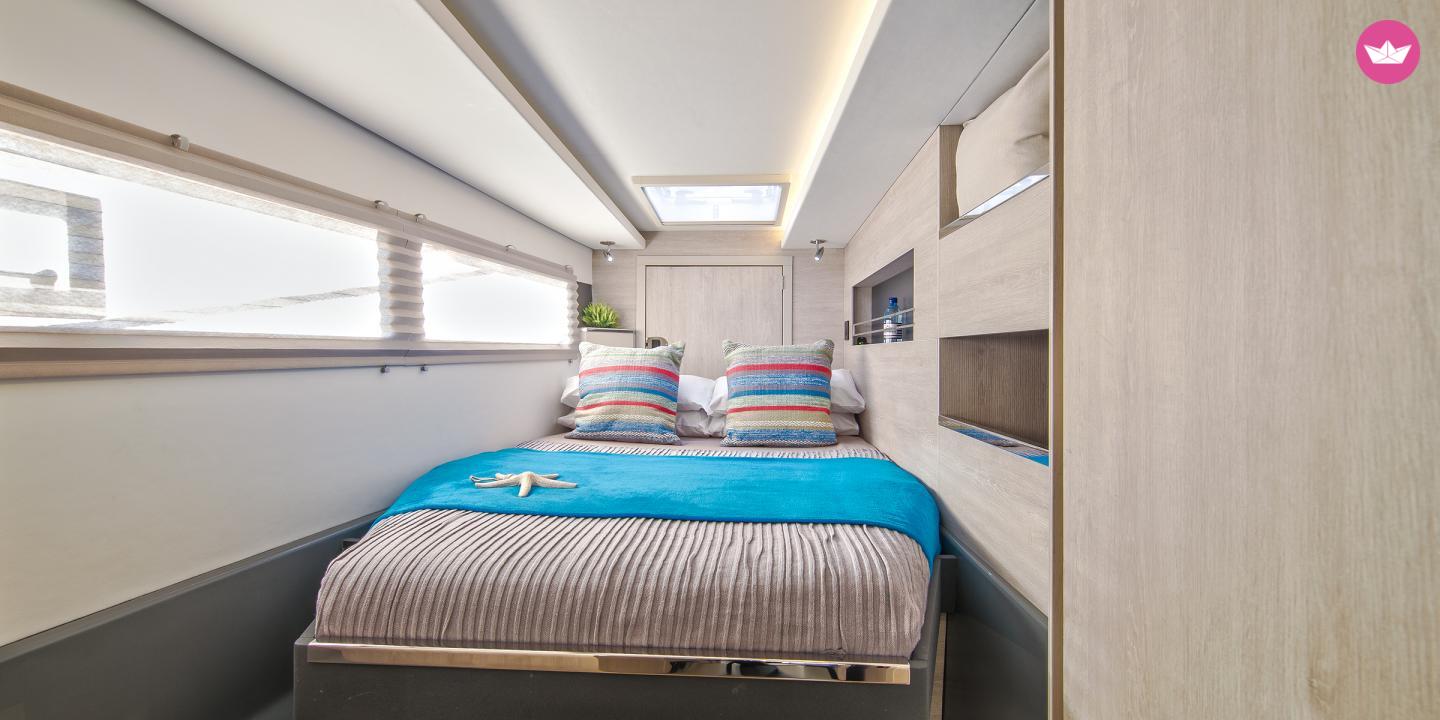 Catamaran Moorings 4500L/10 13m 5