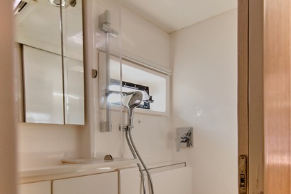 Robertson & Caine Leopard 40