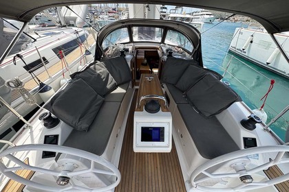 Hyra båt Segelbåt Bavaria Yachtbau Bavaria Cruiser 34 Style Trogir