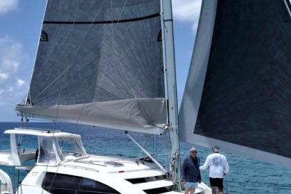 rent a sailboat in bahamas