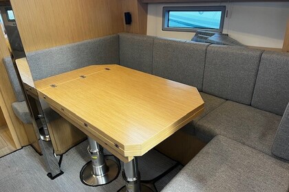 Rental Sailboat BAVARIA YACHTS C38 Marseille