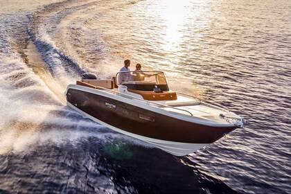 Charter Motorboat Invictus 250 cx Begur