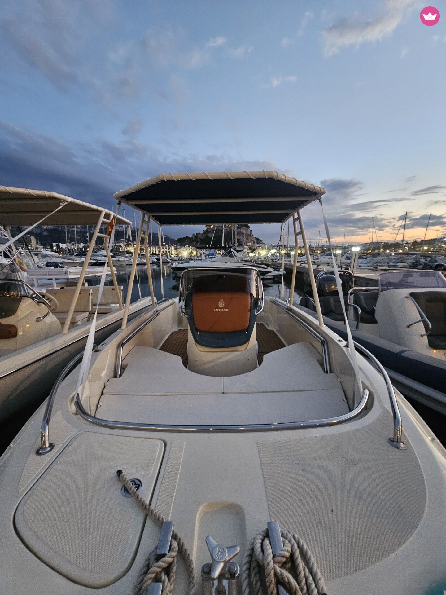 Bateau à moteur INVICTUS Cappoforte fx200 150cv 2