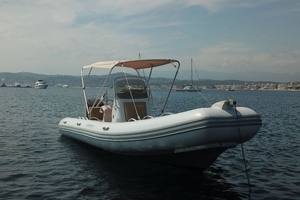 Hire RIB Zodiac Medline 660 Antibes