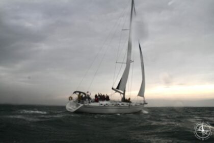 Hire Sailboat Beneteau Cyclades 43.4 La Rochelle