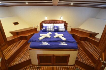 Luxury Gulet Charter in the Aegean – 16-Person Gulet