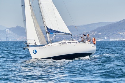 Alquiler Velero Elan 31 Performance Vigo