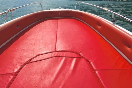 Explore Lake Como in Style – Trimarchi Boat for 7, No License Needed!