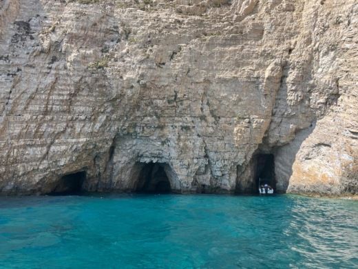 Zakynthos Motorboat Ranieri Blue water alt tag text